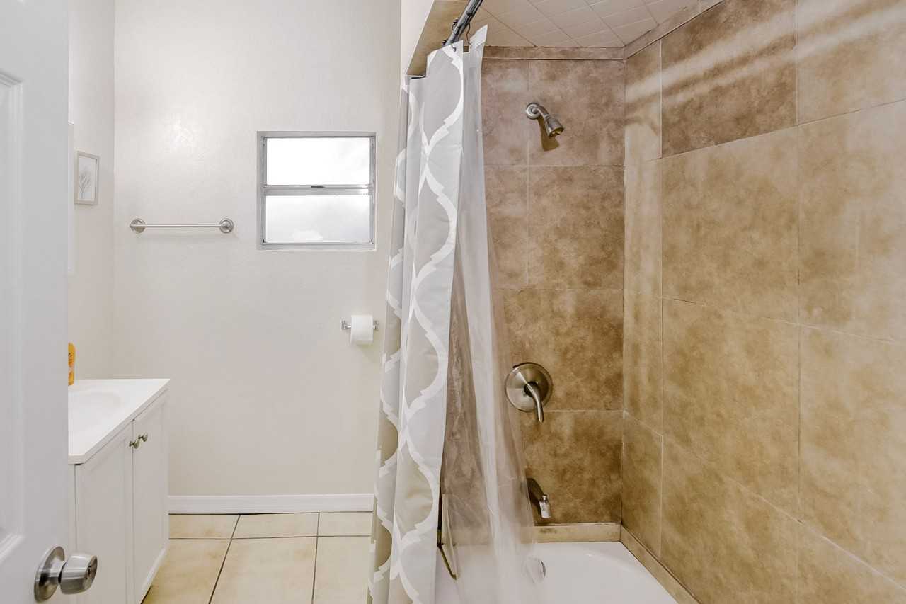 E Emma St - Photo 3 of 13