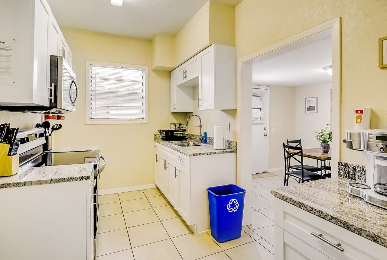 E Emma St - Photo 7 of 13