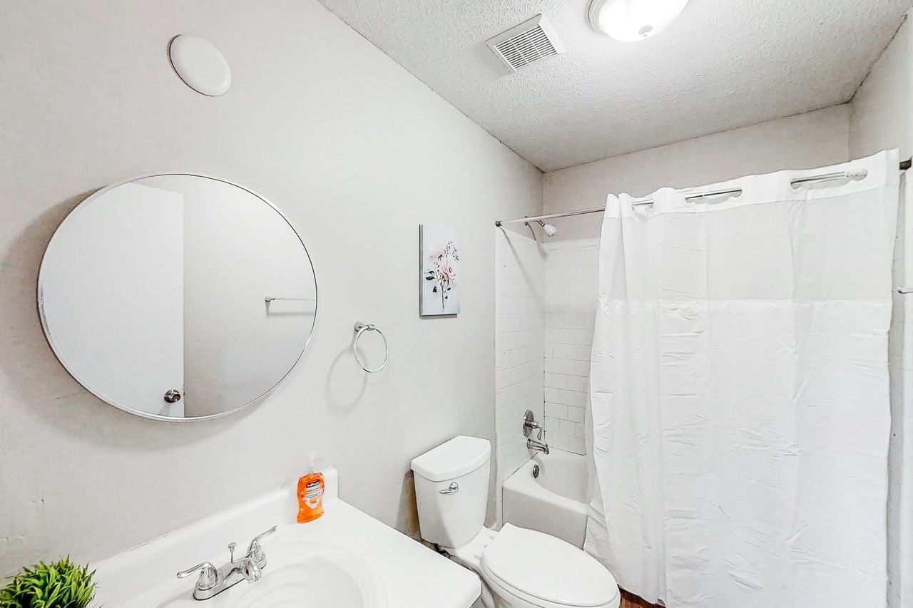 Shoreham Dr - Photo 5 of 12