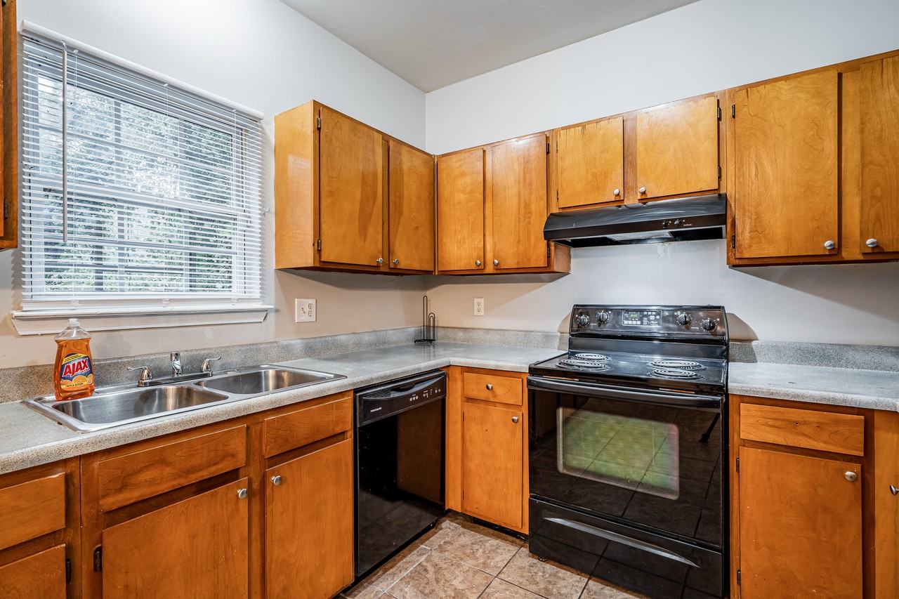 Plaza Ave Sw - Photo 2 of 14