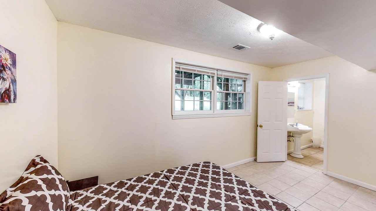 Valley Dale Dr - Photo 6 of 8