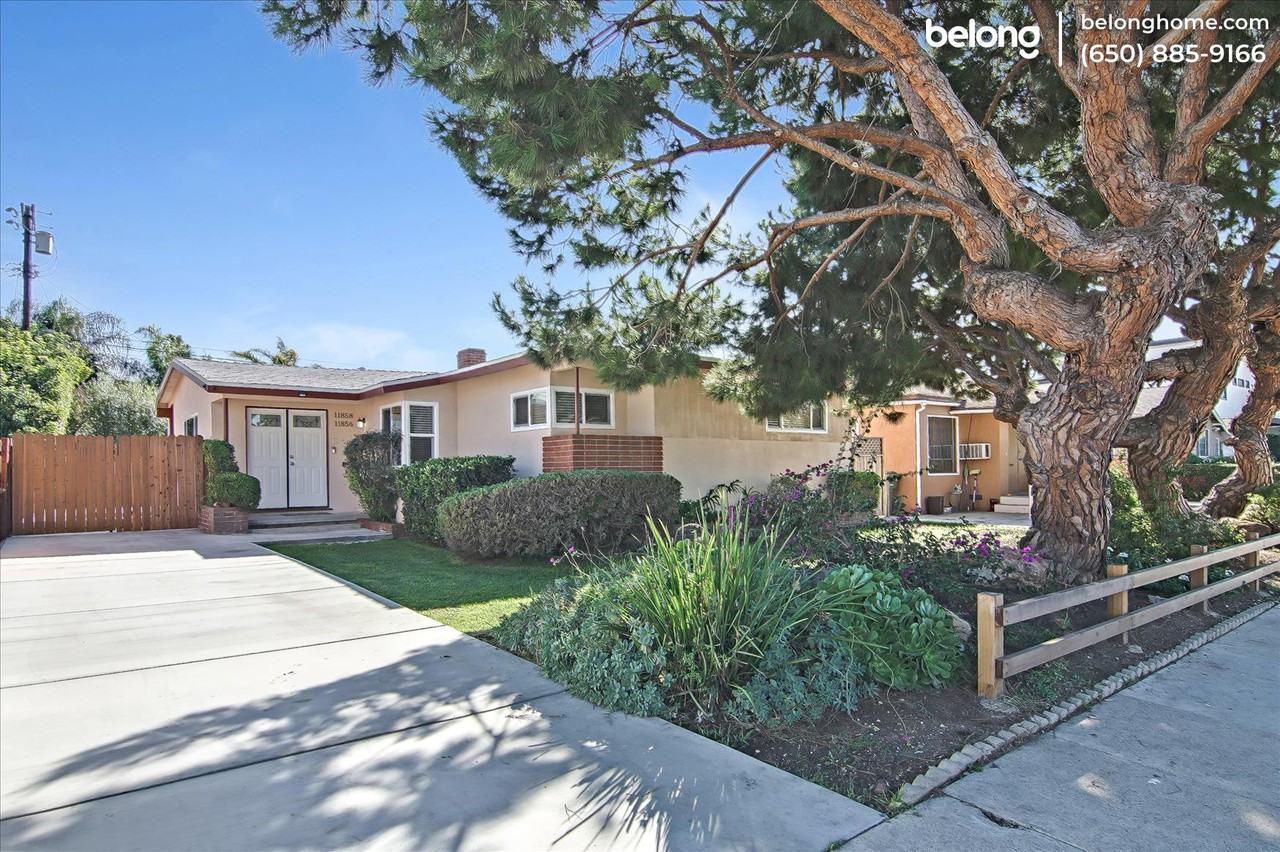 11856 Beatrice St - Photo 4 of 42