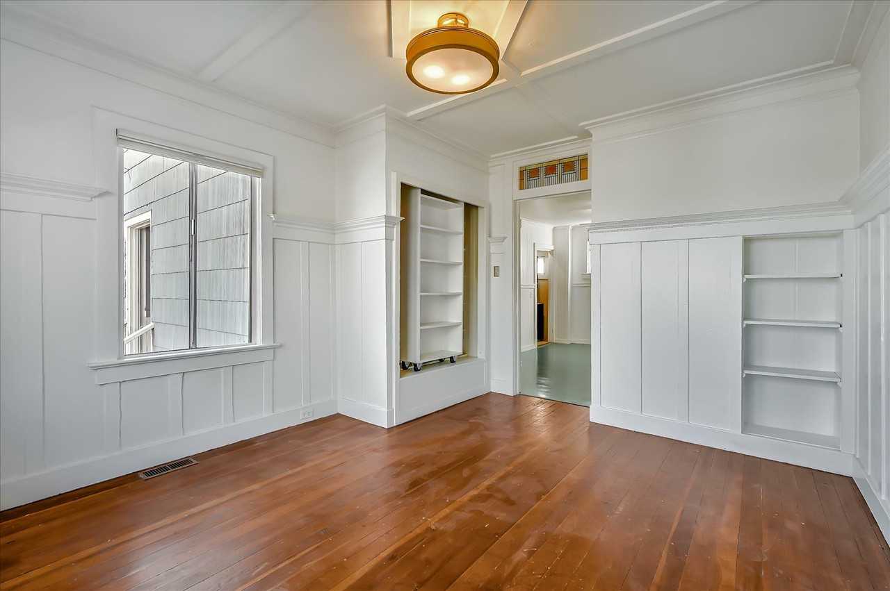 52 Rosemont Pl - Photo 3 of 15