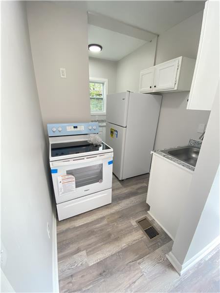 110 W 76th St - Photo 3 of 6