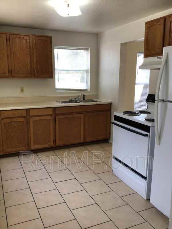 1015 S Washington St - Photo 2 of 17