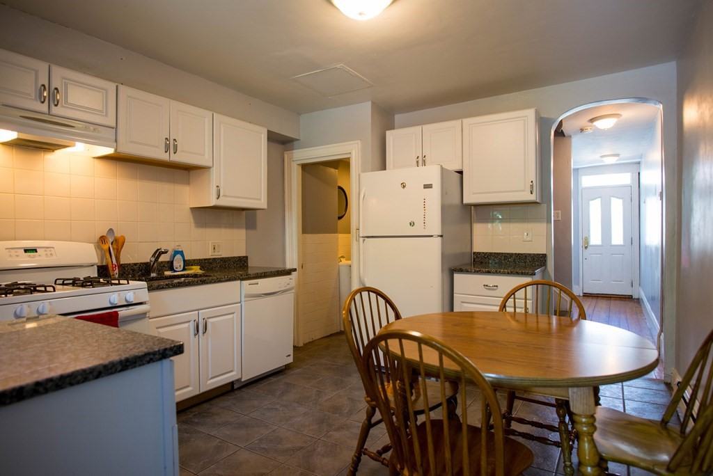 68 Hammond St - Photo 3 of 17
