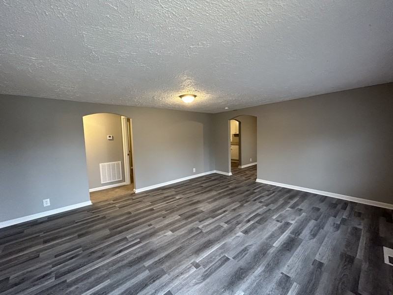 1101 Poole Pl Nw - Photo 2 of 17