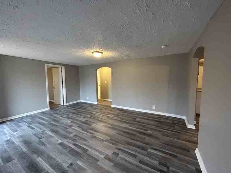 1101 Poole Pl Nw - Photo 3 of 17