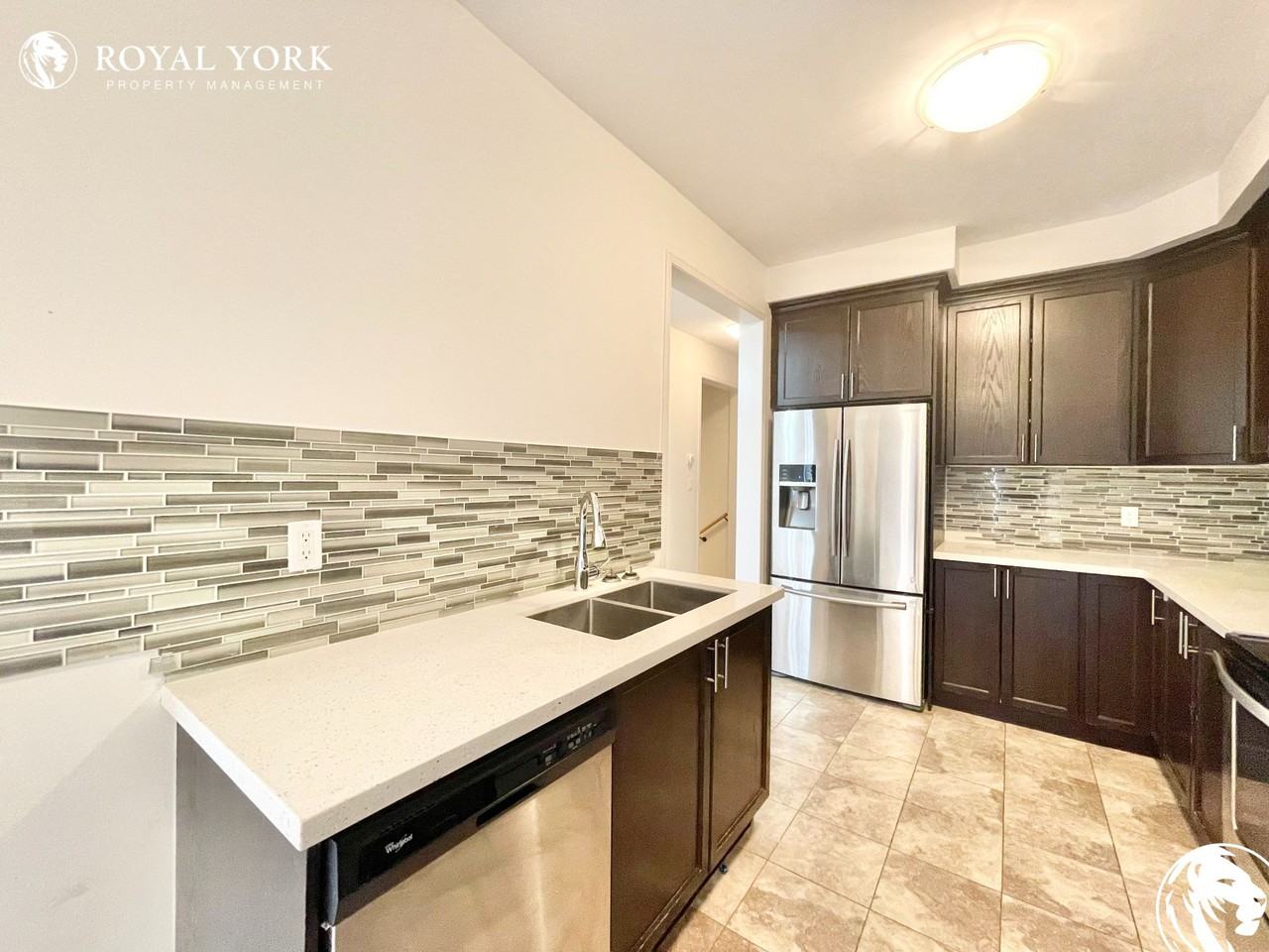 75 Algeo Way - Photo 2 of 37