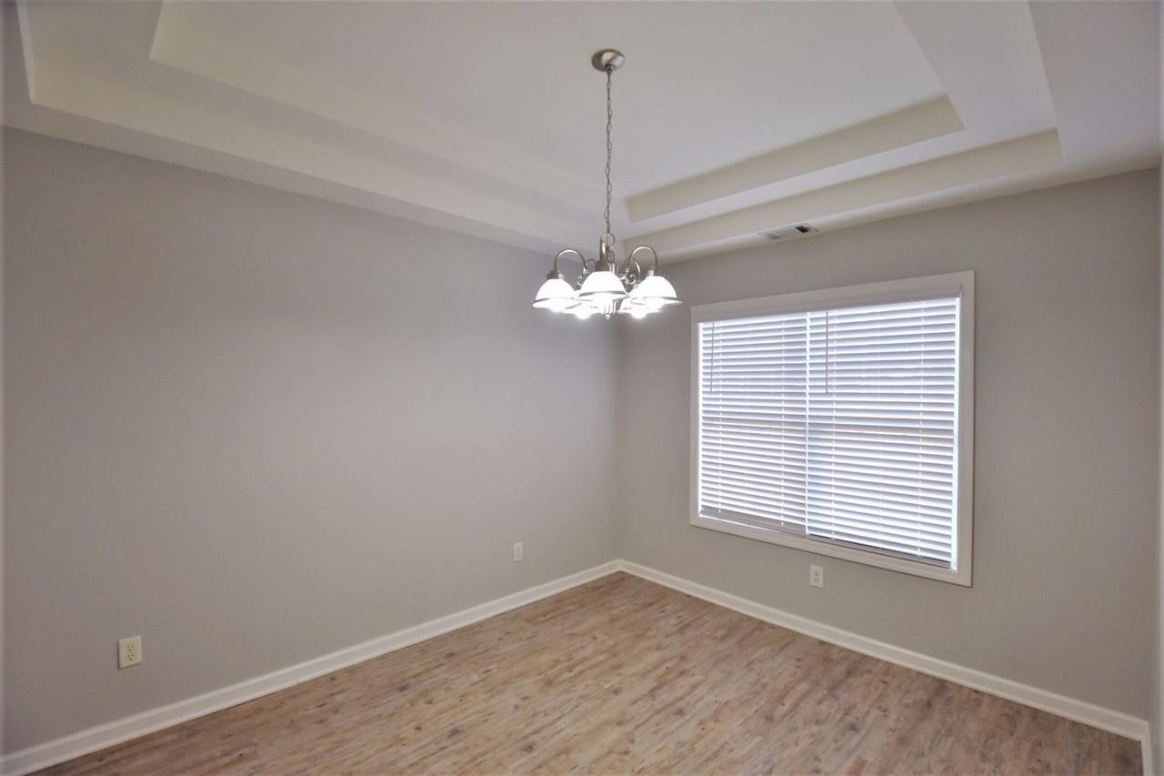 902 Ember Ct - Photo 3 of 12