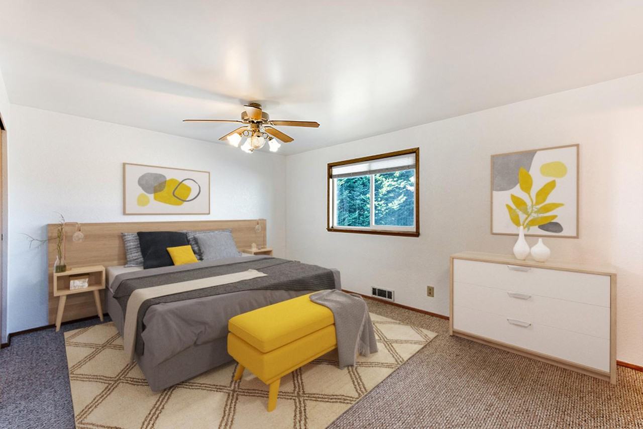 Spacious Central District home by Madrona Farmers Market - Photo 5 of 21