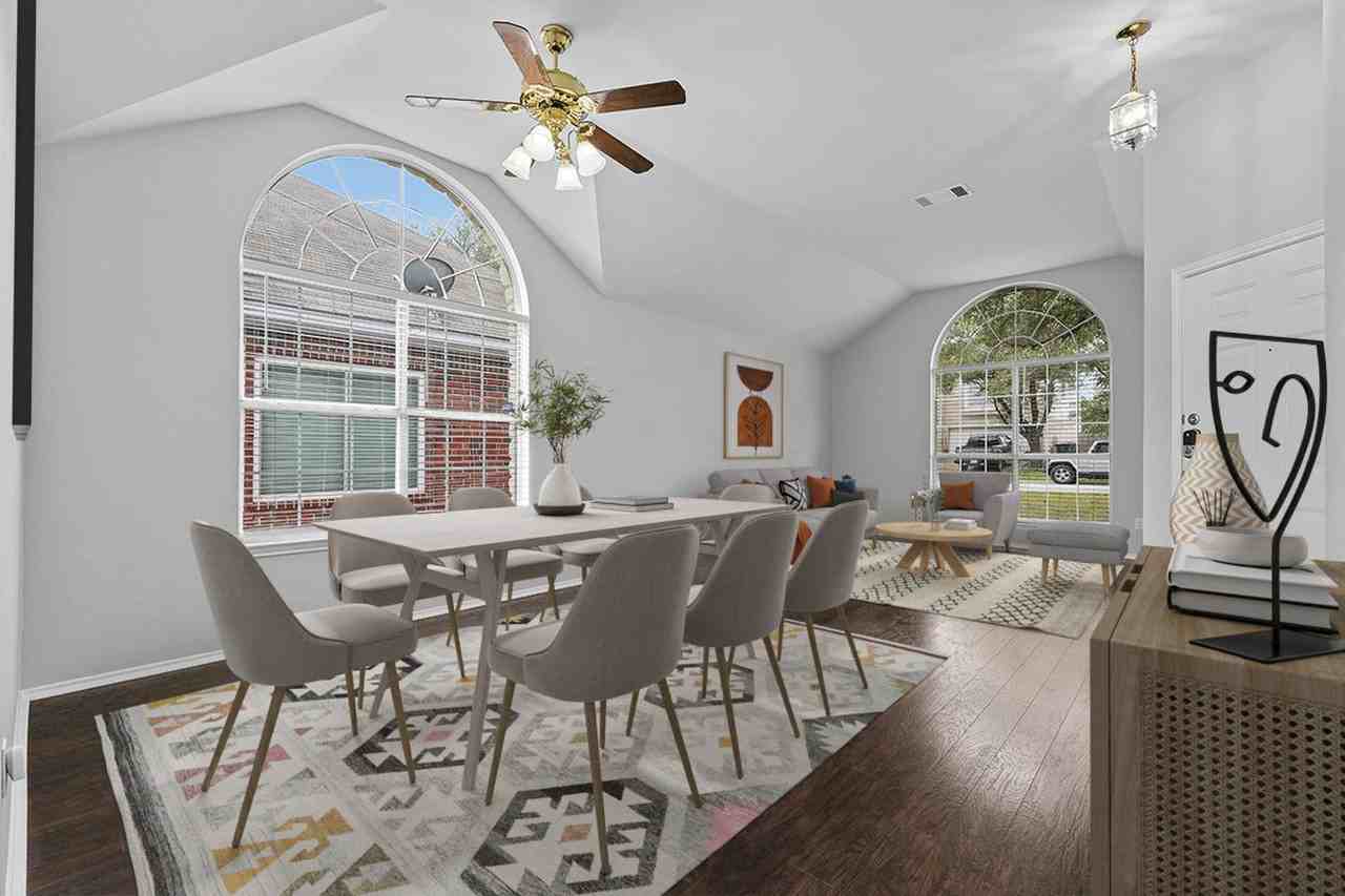 Spacious & comfy Willow Run home by Mills Pond - Photo 2 of 20