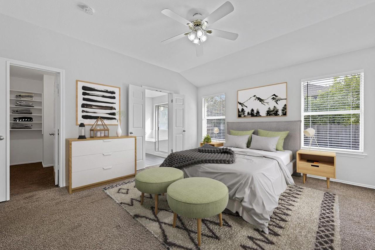 Spacious & comfy Willow Run home by Mills Pond - Photo 7 of 20