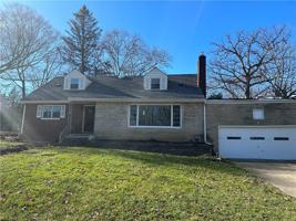 featured image of 2540 Elm St #1