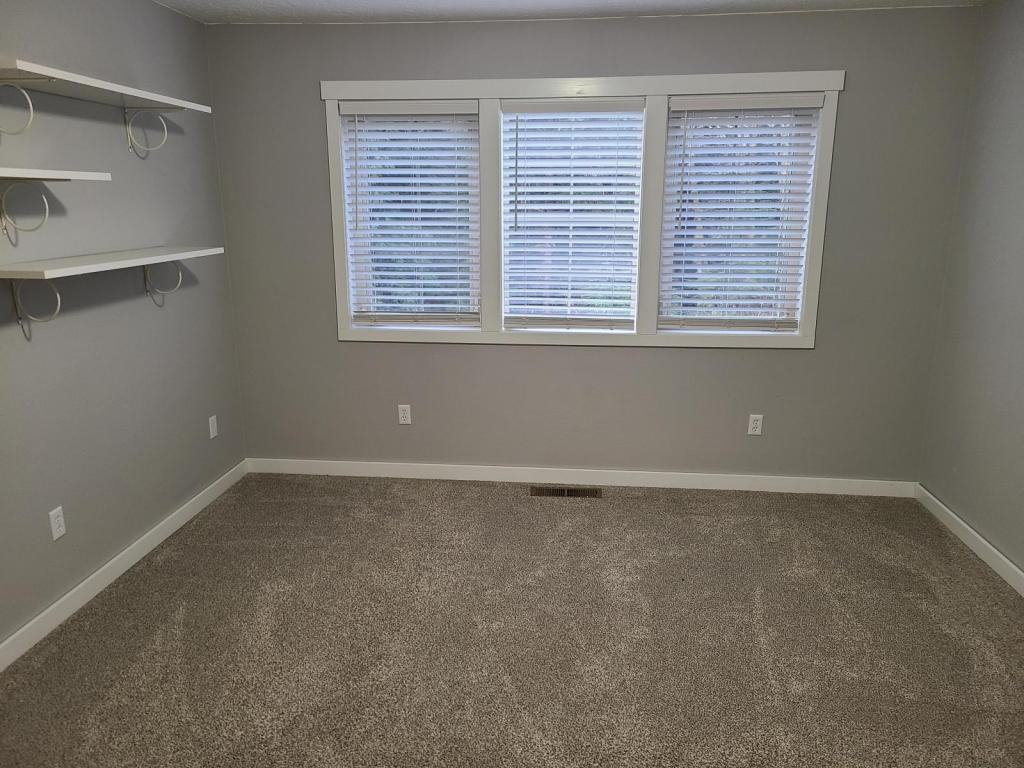 389 Yasek Loop - Photo 7 of 18