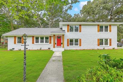 1613 Amberly Rd - Photo 3 of 43