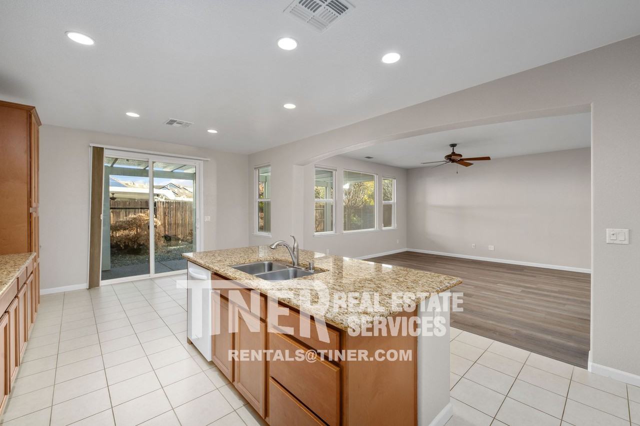 3152 Overton Way - Photo 6 of 42