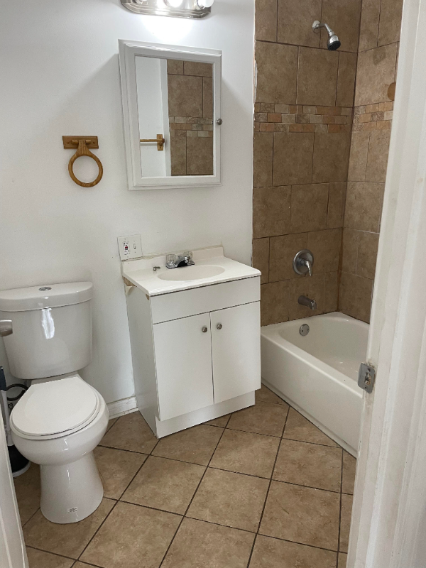 1640 West 57th Street #2 - Photo 4 of 9