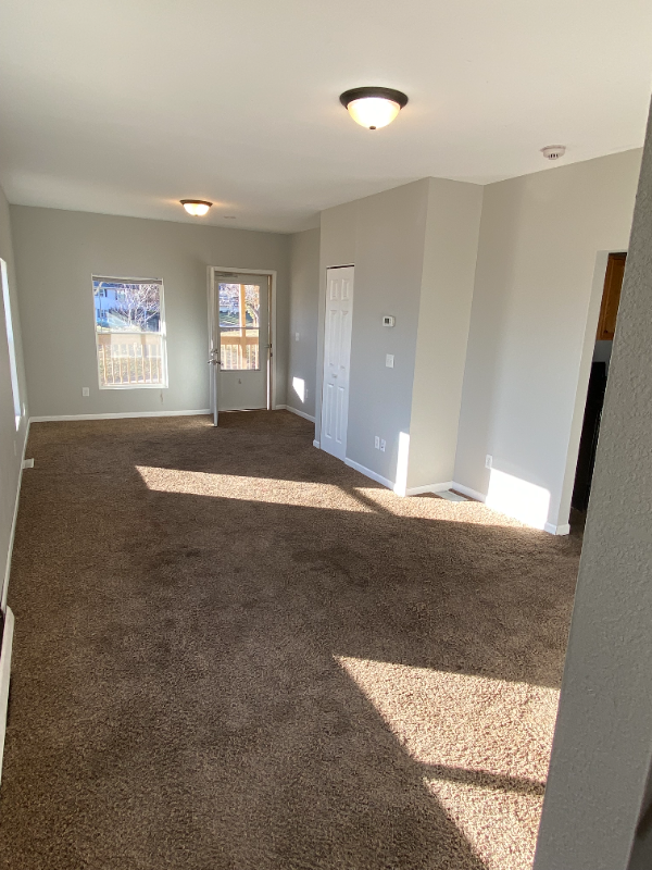 3215 Schaeffer Dr Sw - Photo 2 of 7