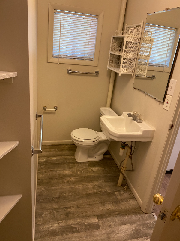 1015 S Arnold St - Photo 2 of 12