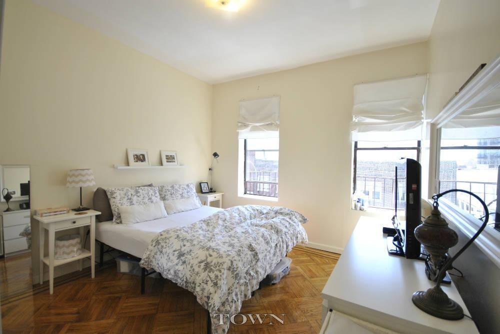 389 Montgomery St #3F - Photo 3 of 7