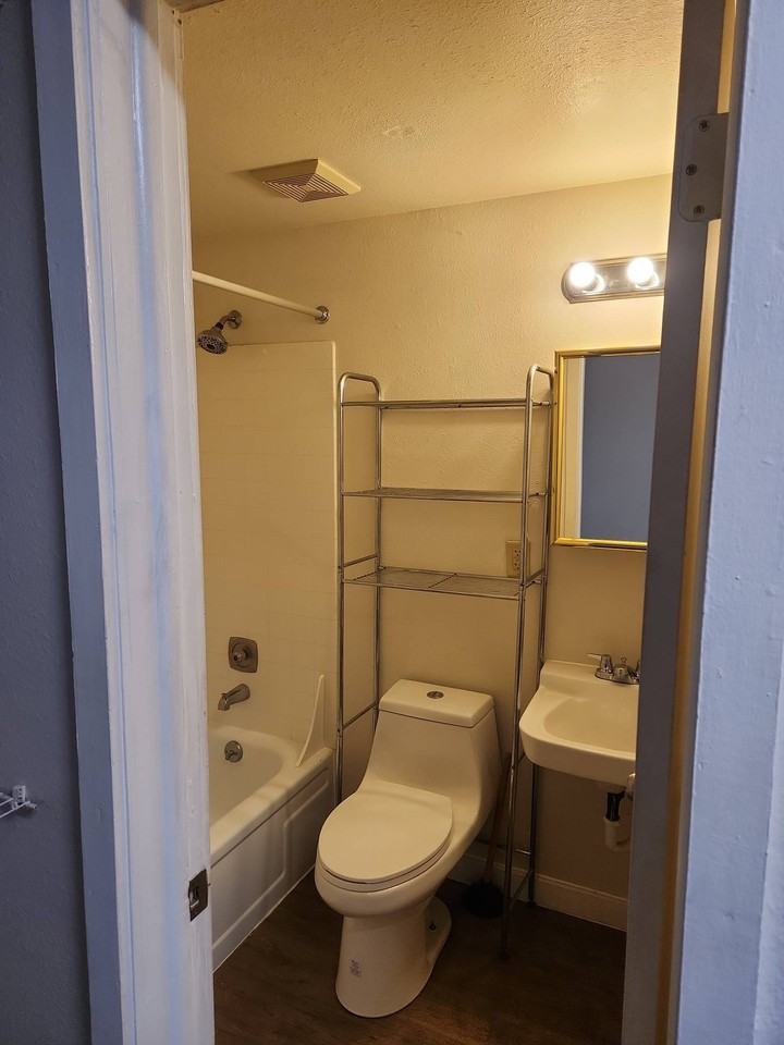 103 Broadway - 6 #6 - Photo 3 of 4