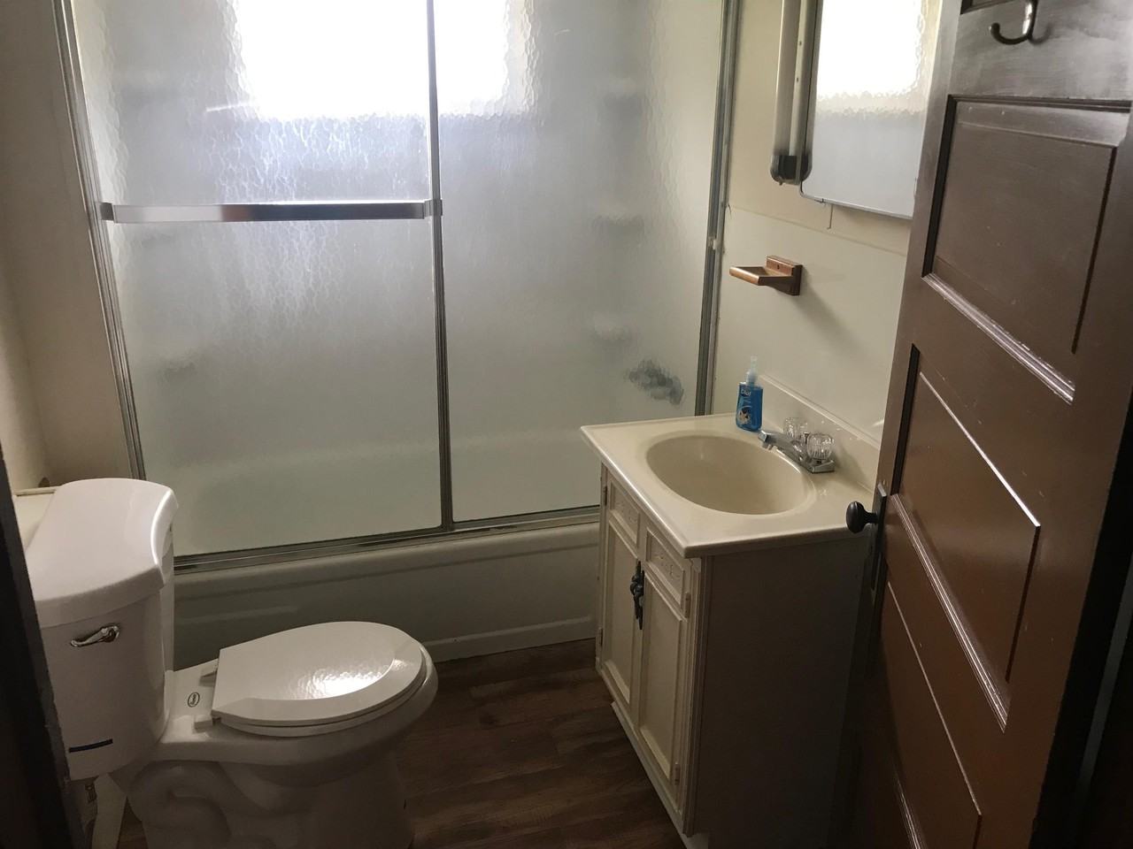 288 Wall St #B - Photo 3 of 5