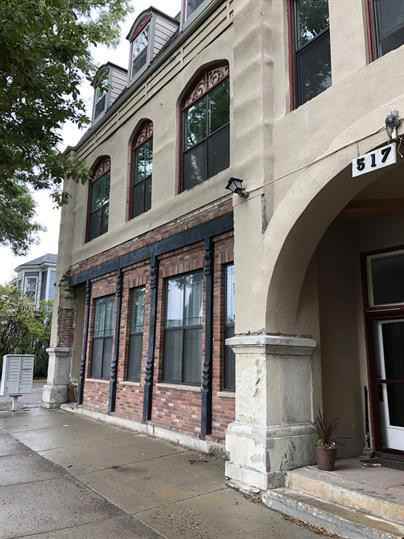 517 E. Broadway Street - Photo 2 of 5