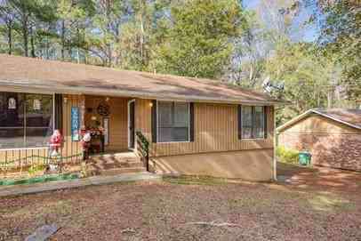 4881 Valley Dale Drive SW - Photo 2 of 20