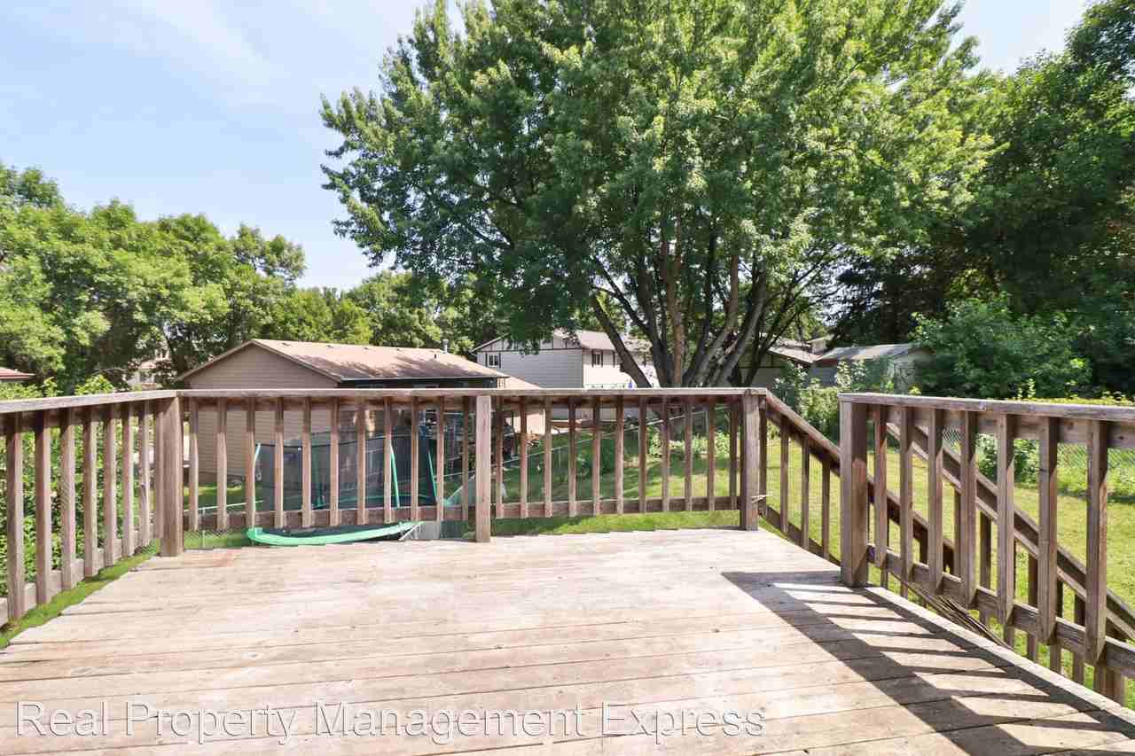 2704 - 2706 E Bragstad Drive - Photo 2 of 21