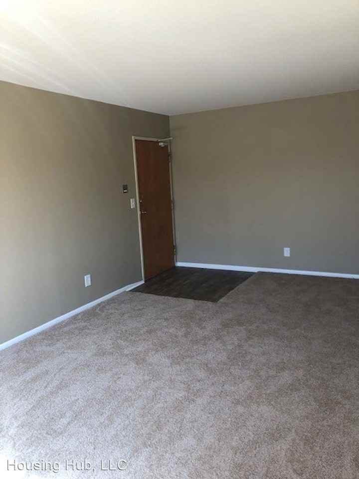 101/179/180 Charles St NE - Photo 2 of 8