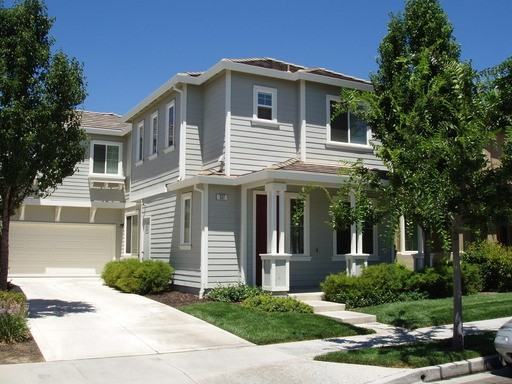 537 Almanor St - Photo 2 of 9