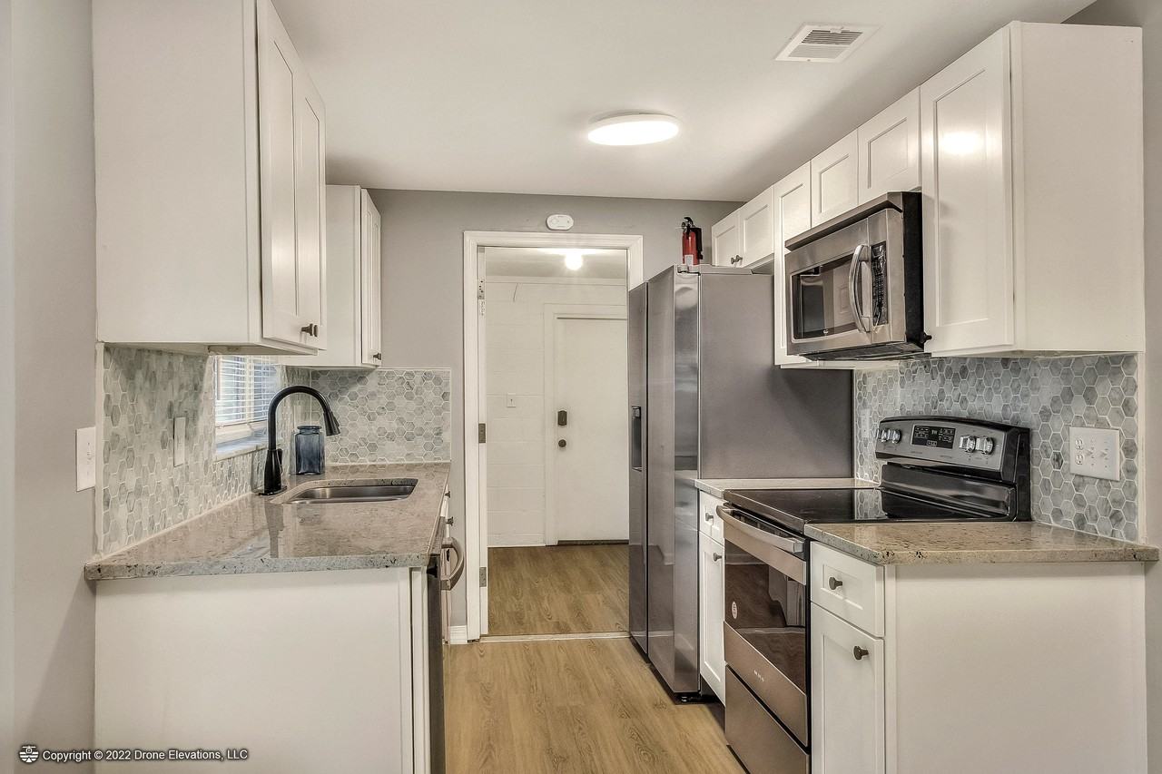 Highview Ter N - Photo 6 of 14