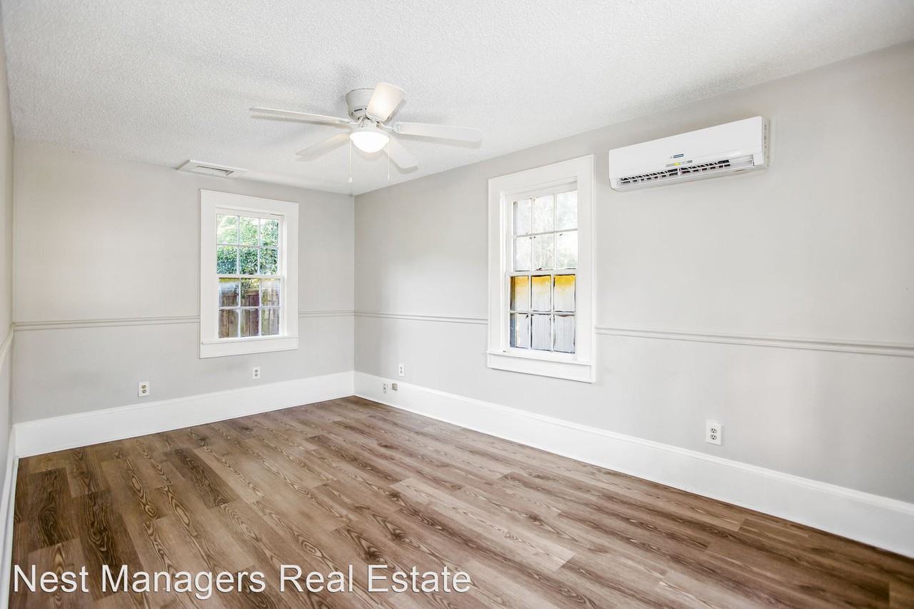 210 Sedberry Street - Photo 3 of 18