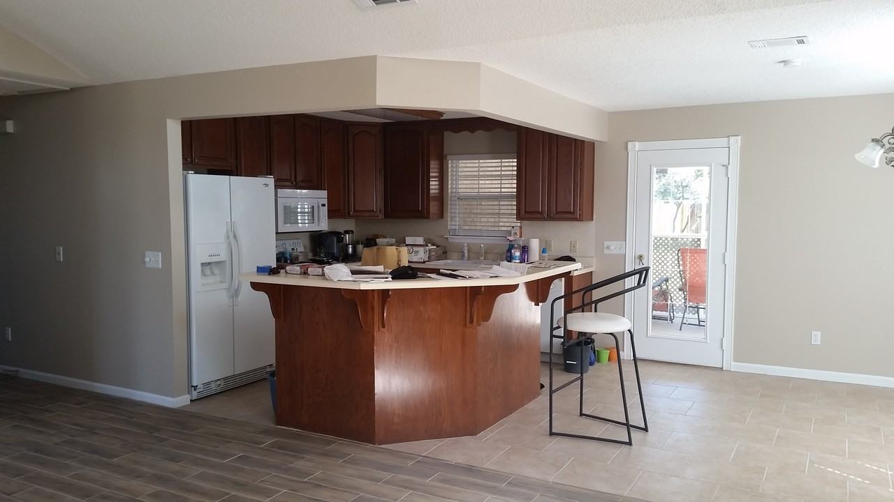 144 Oleander Cir - Photo 2 of 12