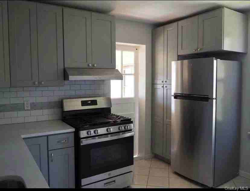 14 Soundview St Unit 2 - Photo 2 of 11