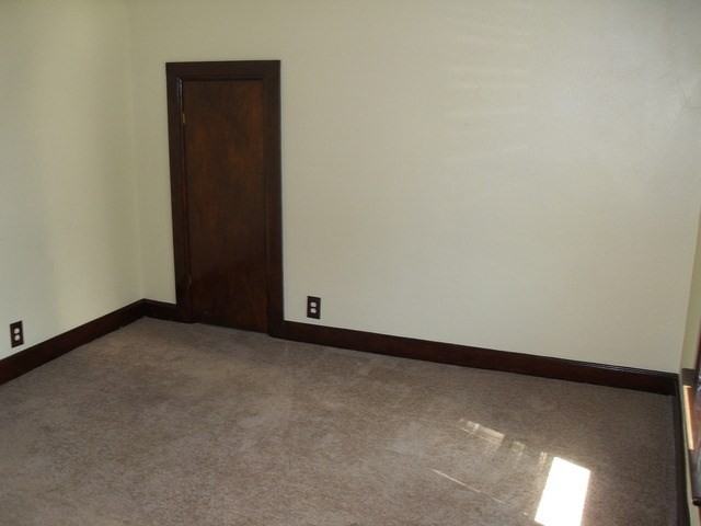 1015 Kelly Ave - Photo 3 of 8