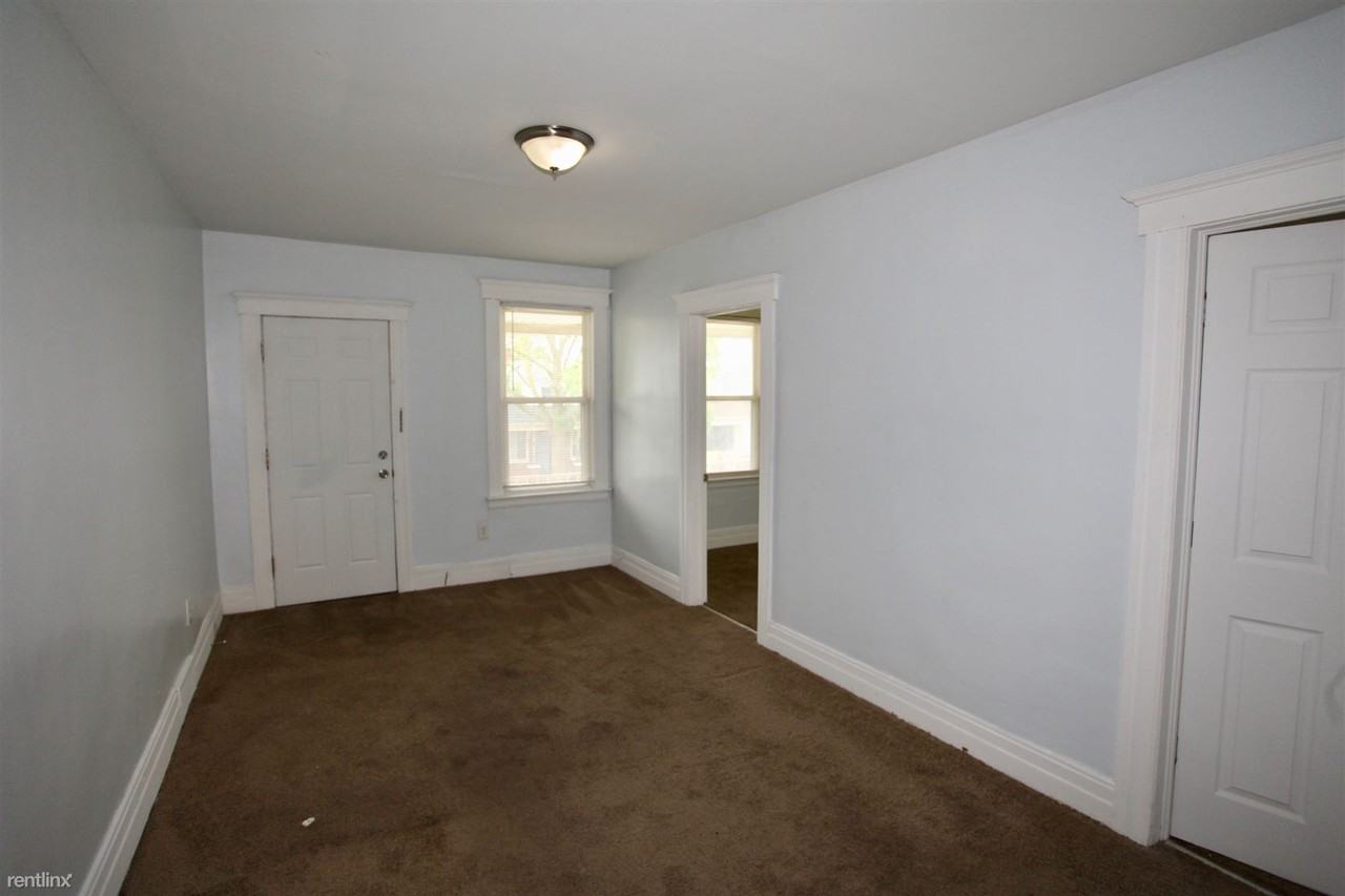 12120 Saint Aubin St - Photo 3 of 11