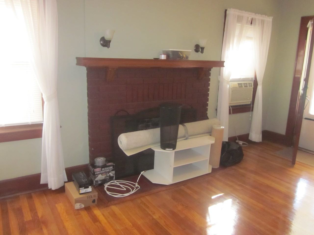 1781 E 2nd St - Photo 3 of 6