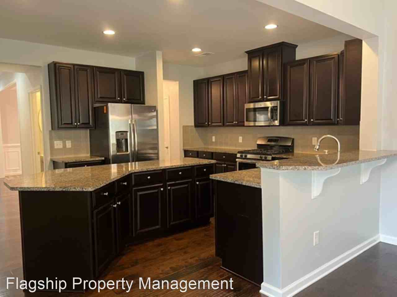 758 Charleston Pl - Photo 3 of 26