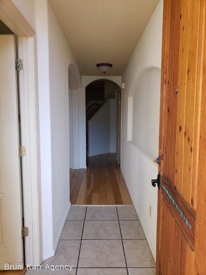 9227 Bluewood Ln Ne - Photo 3 of 11