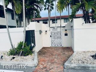 912-918 NE 15th Avenue - Photo 3 of 19