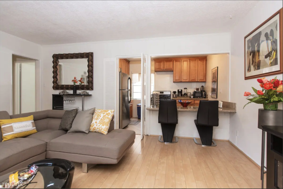 7732 Norton Ave - Photo 3 of 9