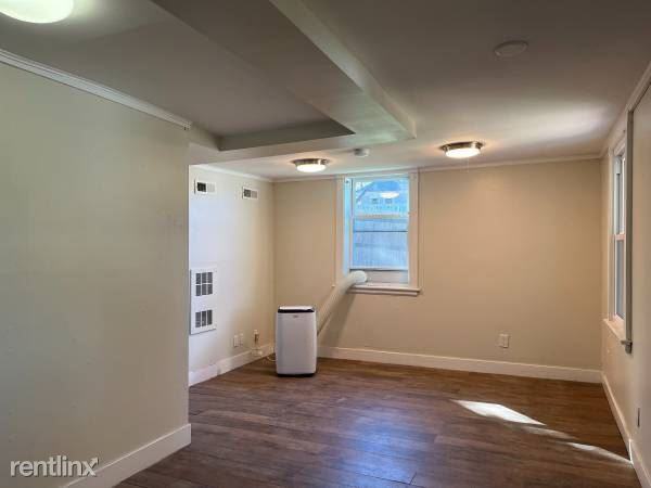 113 Broad St - Photo 2 of 3