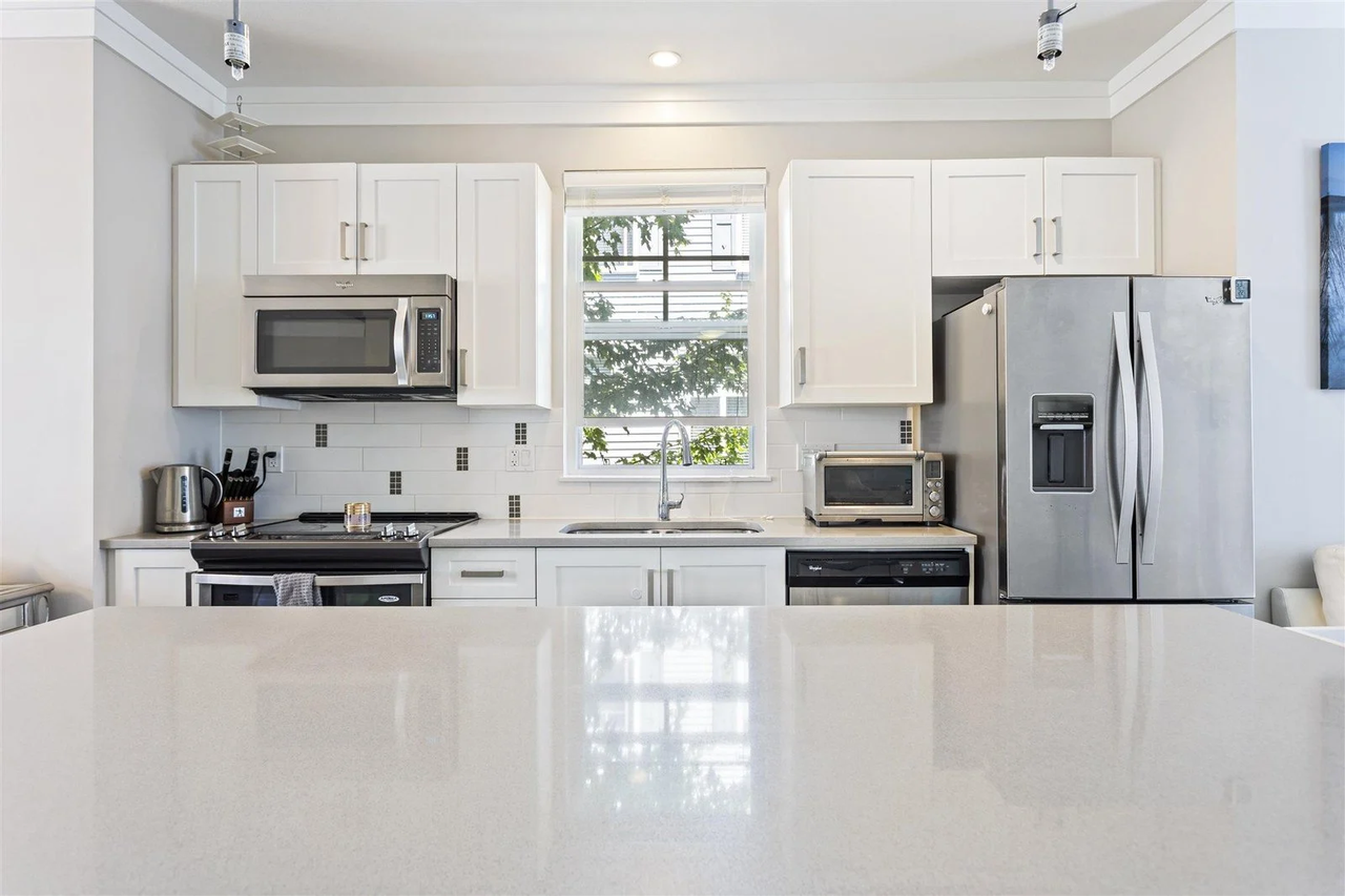 5858 142 Street #47 - Photo 6 of 32