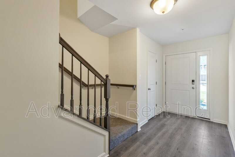 819 Magnolia Ridge Ct - Photo 3 of 34