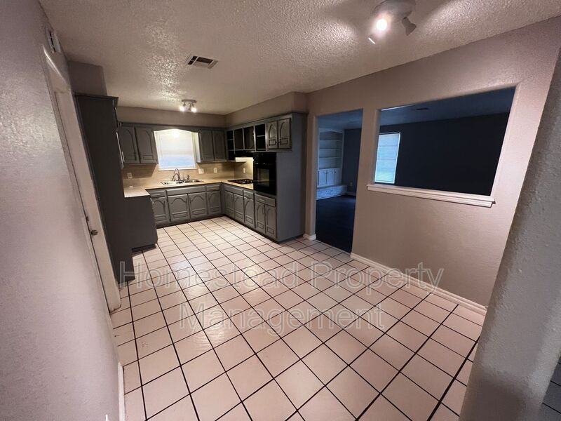 5312 Keith Dr - Photo 2 of 29