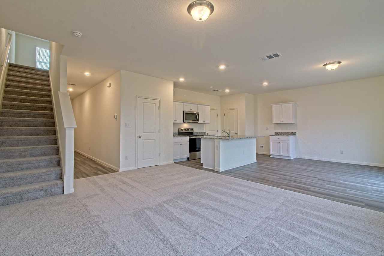 109 Gemsbok Rd - Photo 4 of 30