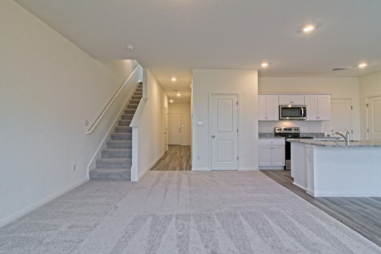 109 Gemsbok Rd - Photo 7 of 30