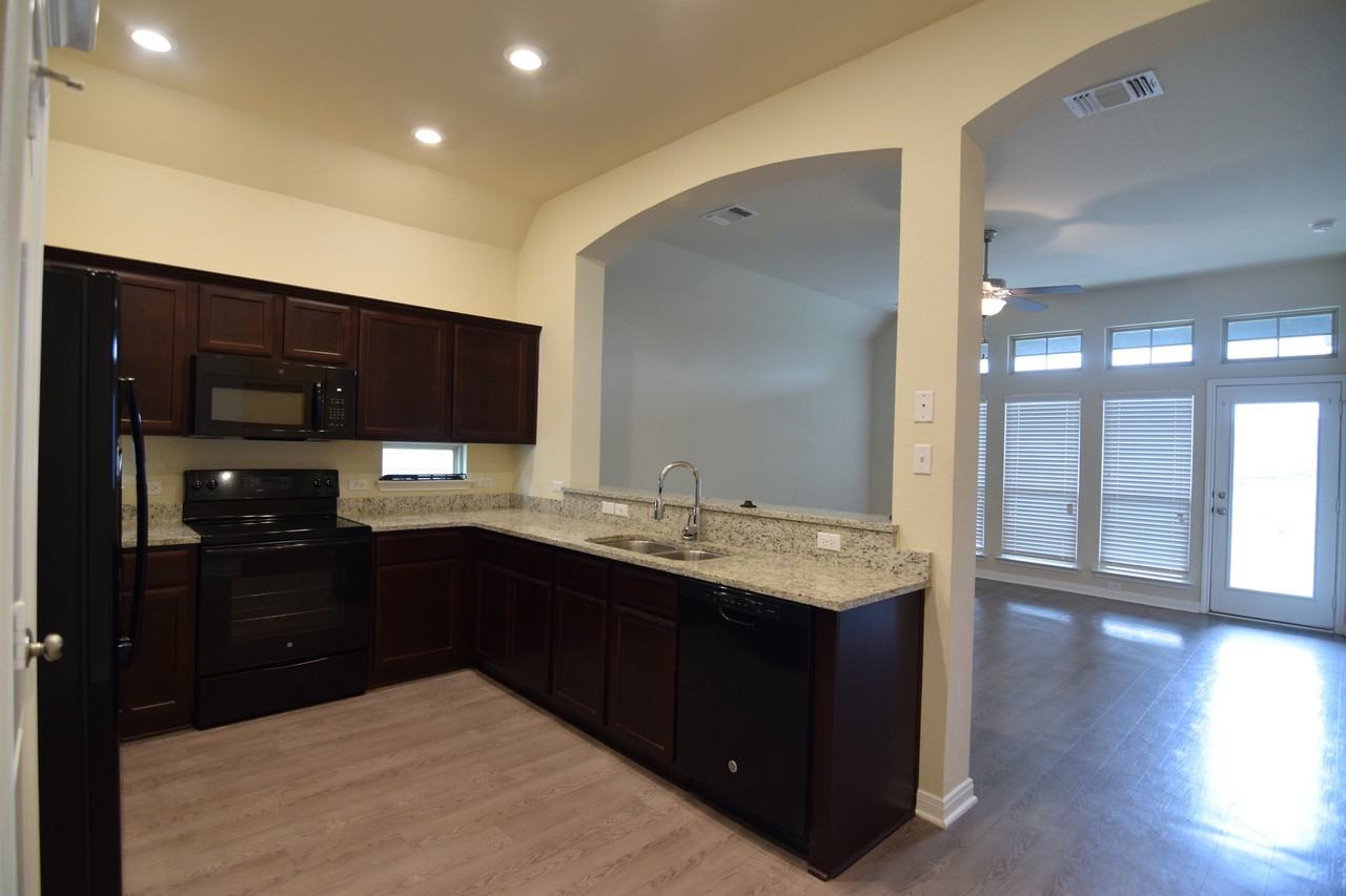 3410 Addison St - Photo 5 of 44